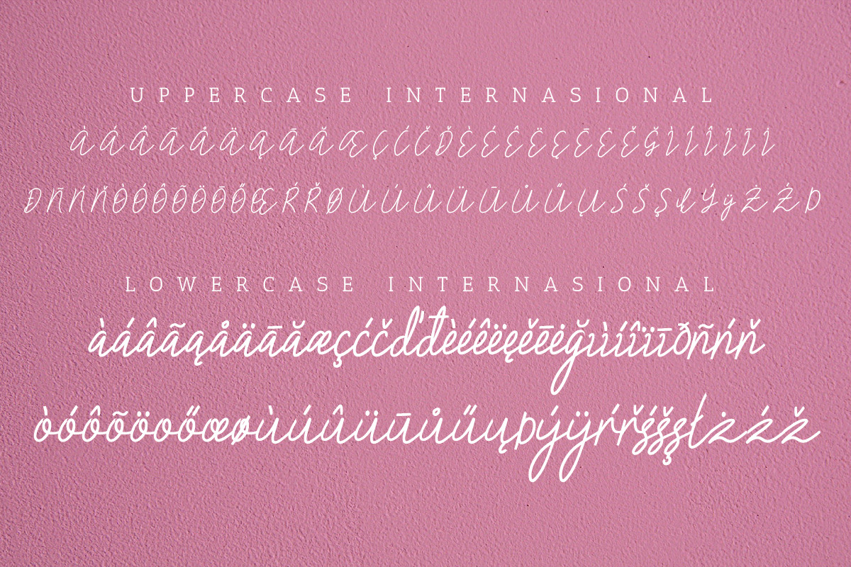 Claressa Signature Font