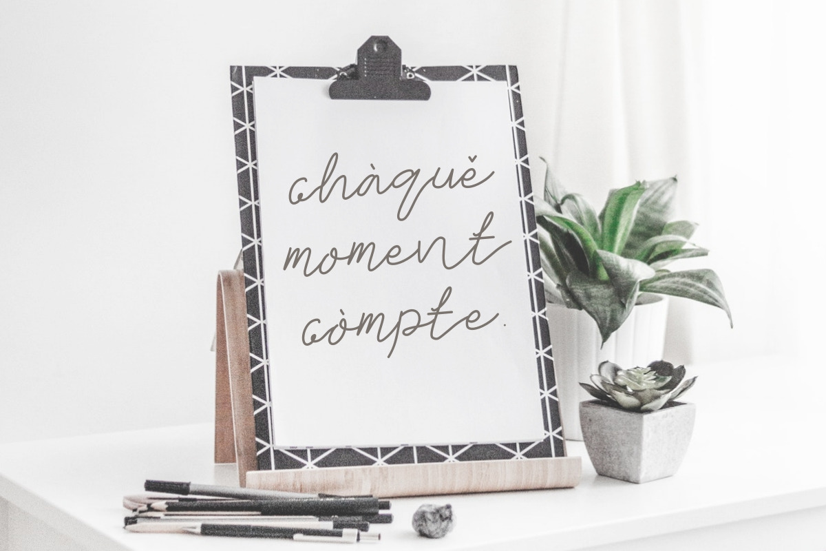 Zakilla Handwritten Script Font Zakilla Handwritten Script Font