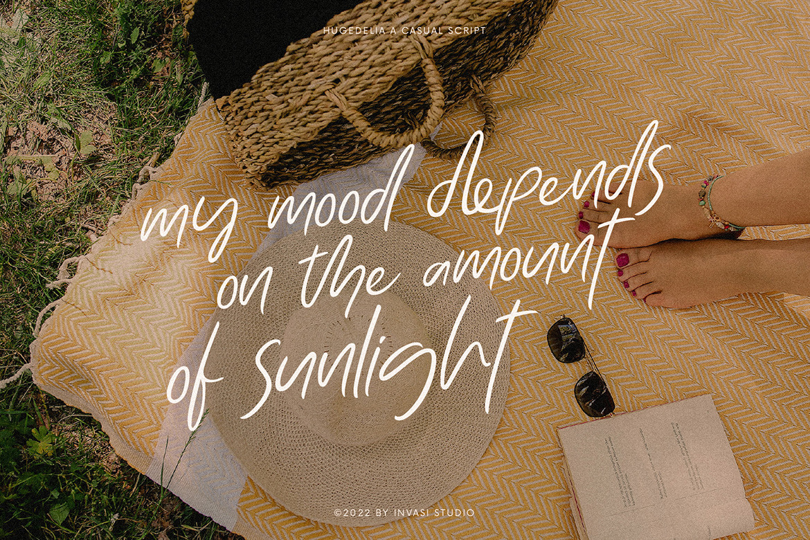 Hugedelia - Warm Script Font Hugedelia - Warm Script Font