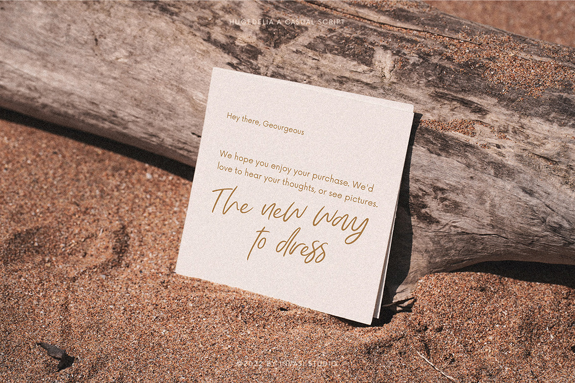 Hugedelia - Warm Script Font Hugedelia - Warm Script Font