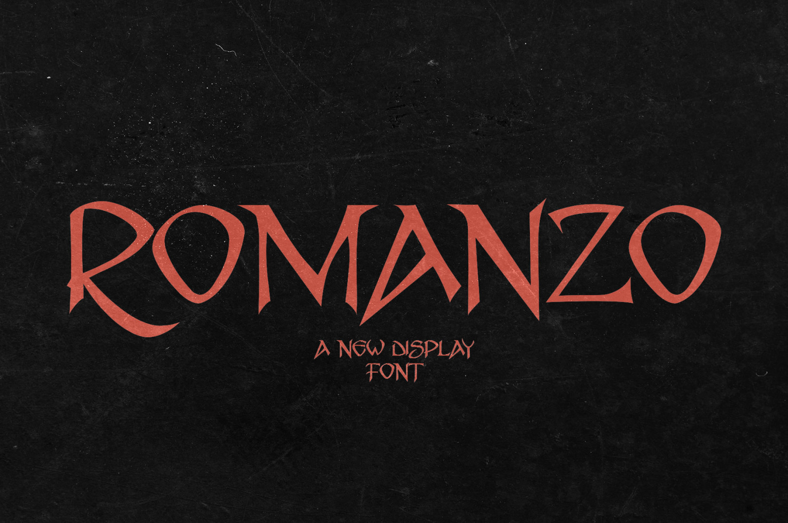 Romanzo - Creepy Display