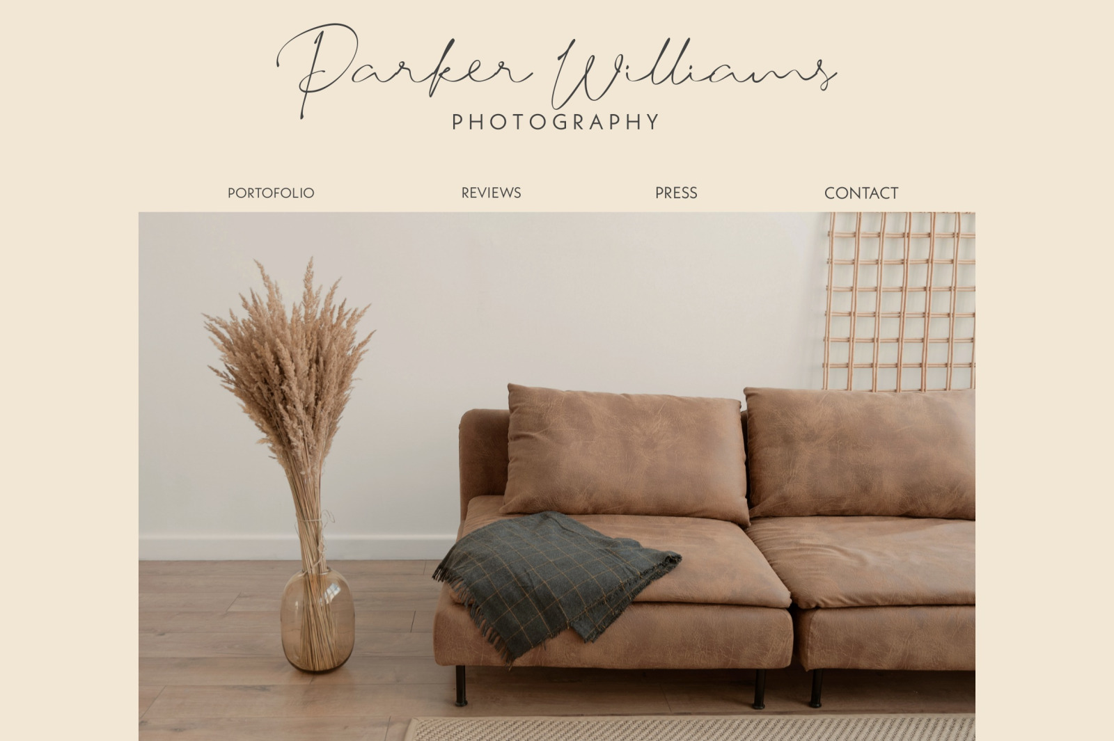 The Brave - Modern Signature Beautiful Font The Brave - Modern Signature Beautiful Font
