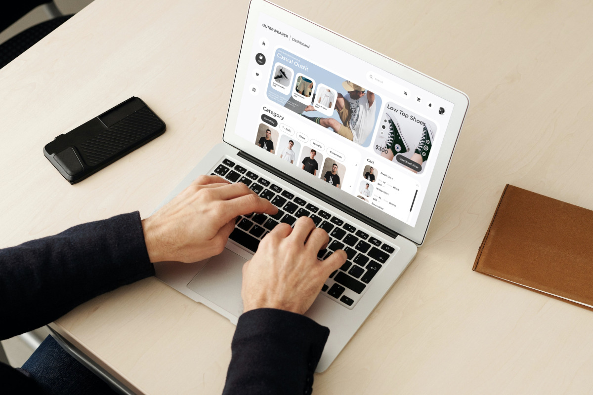 Outerwearer - Fashion Commerce Dashboard V2 Outerwearer - Fashion Commerce Dashboard V2