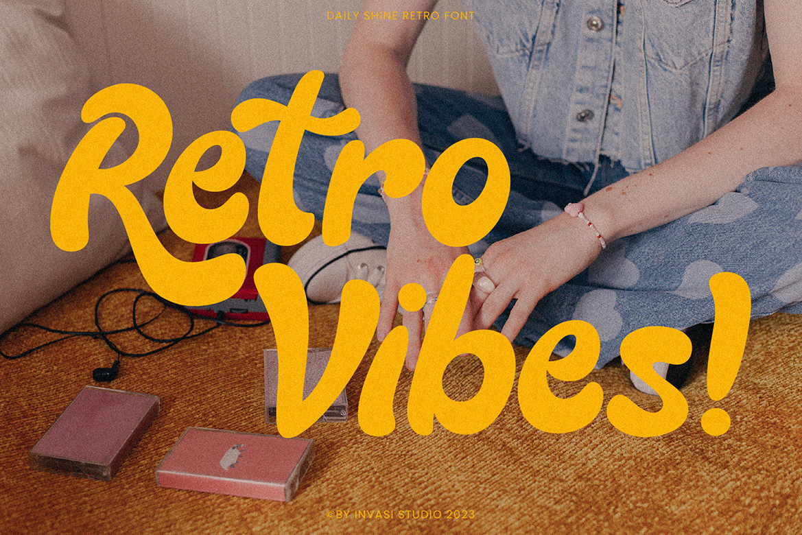 Daily Shine - Groovy Retro Font Daily Shine - Groovy Retro Font