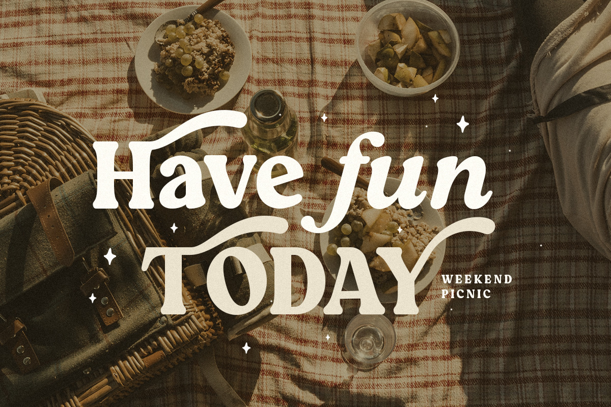 Quinnie - Vintage Retro Serif Font Quinnie - Vintage Retro Serif Font