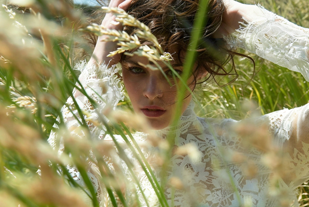 Models in field - 100 images Models in field - 100 images