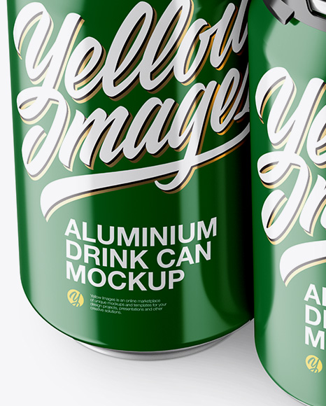 Pack with 6 Glossy Aluminium Cans with Plastic Holder Mockup