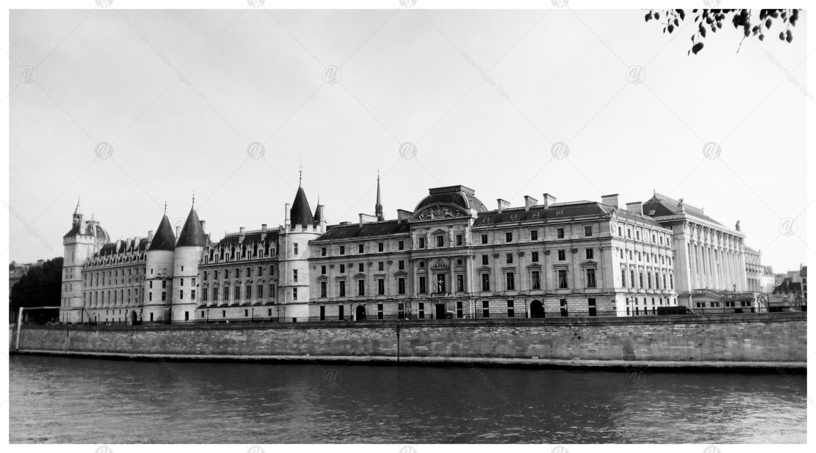 Black and White Paris Landmarks