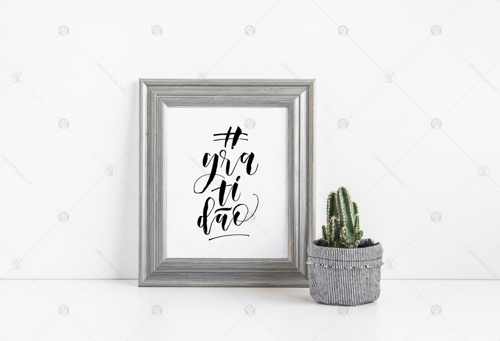 Frame Mockup Bundle - JPG PNG PSD