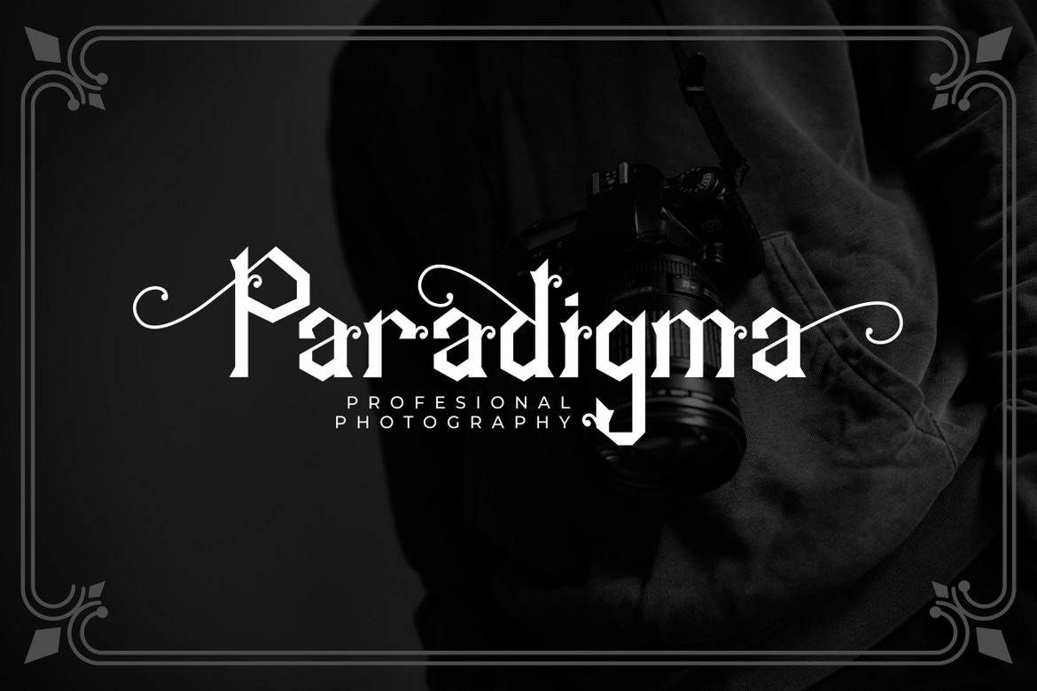 Arshaka - Vintage Display Font Arshaka - Vintage Display Font