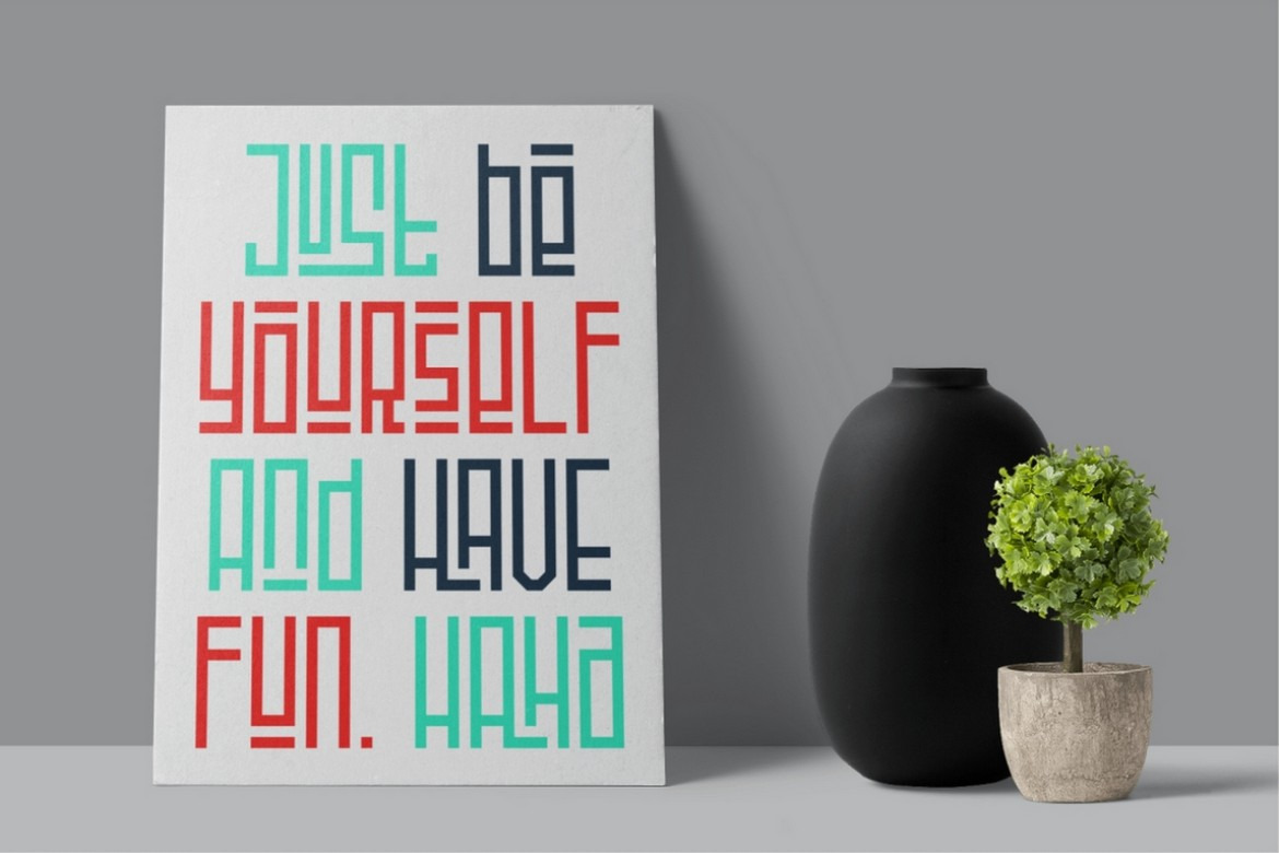 Playlines - Unique And Modern Display Font Playlines - Unique And Modern Display Font
